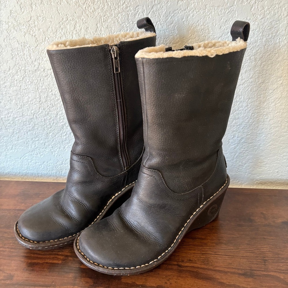 UGG Shearling Lined Leather Mid Calf Boots Cozy Cabin Winter - US 6